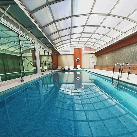 Hotel & 4*