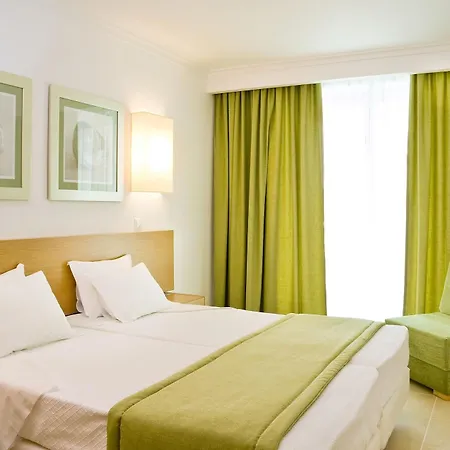 Hotel & 4*