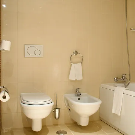 & Hotel 4*