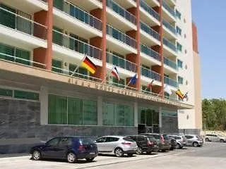 Hotel & 4*