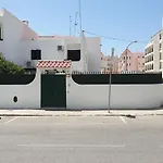Hotel & 4*